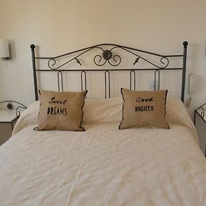 Habitación con Cama Queen Adaptada para Discapacitados